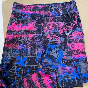 🧬One of a Kind NIKE Leggings 🧬
